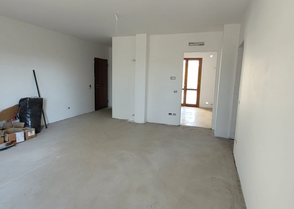 Vendita Appartamenti Verona - SPAZIOSO APPARTAMENTO CON 3 CAMERE DA LETTO Località San Michele