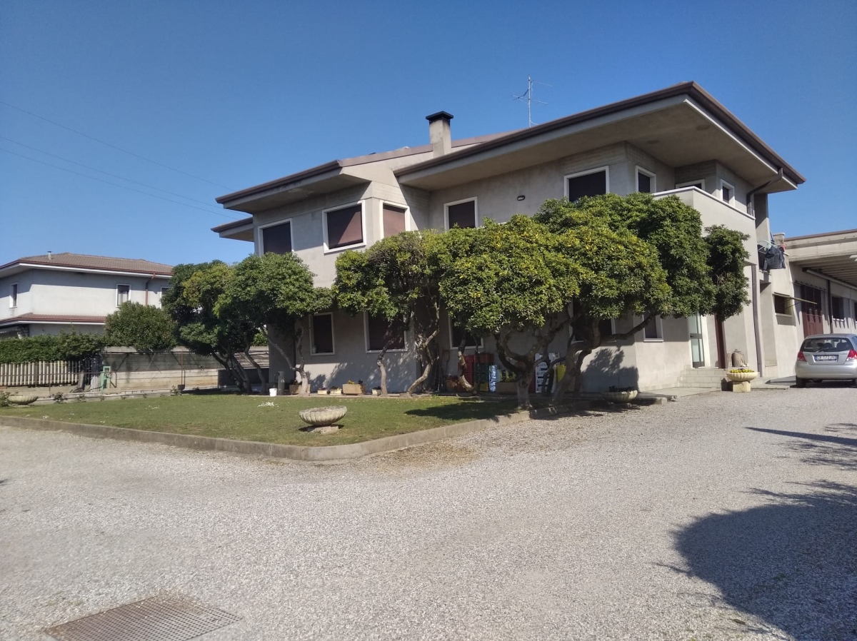 Villa Unifamiliare - Indipendente BUSSOLENGO vendita  Bussolengo  Polo Immobiliare Verona