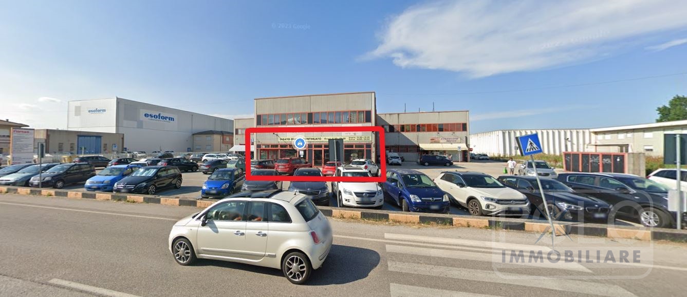 NEGOZIO EX SUPERMERCATO DI 600MQ CON PARCHEGGI LIBERI